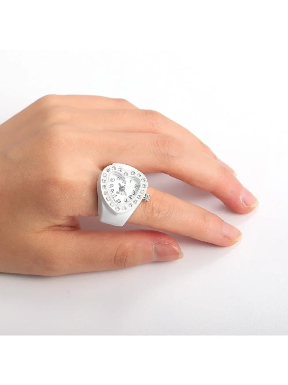 Unisex White Analog Quartz Easy Read Adjustable Modern Heart Finger Ring Watch